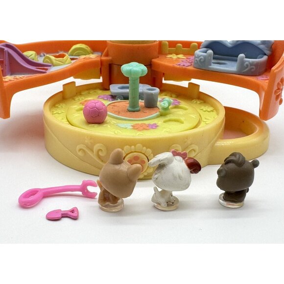 Hasbro Littlest Pet Shop Teeniest Tiniest On The Go Dog Park Playset w Pets - Picture 3 of 7